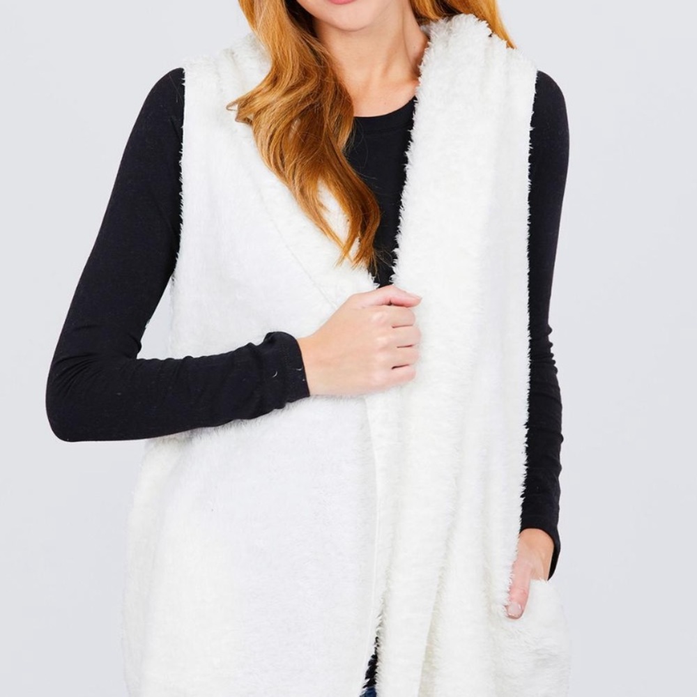 Fluffy Vest - Picture 2 of 4